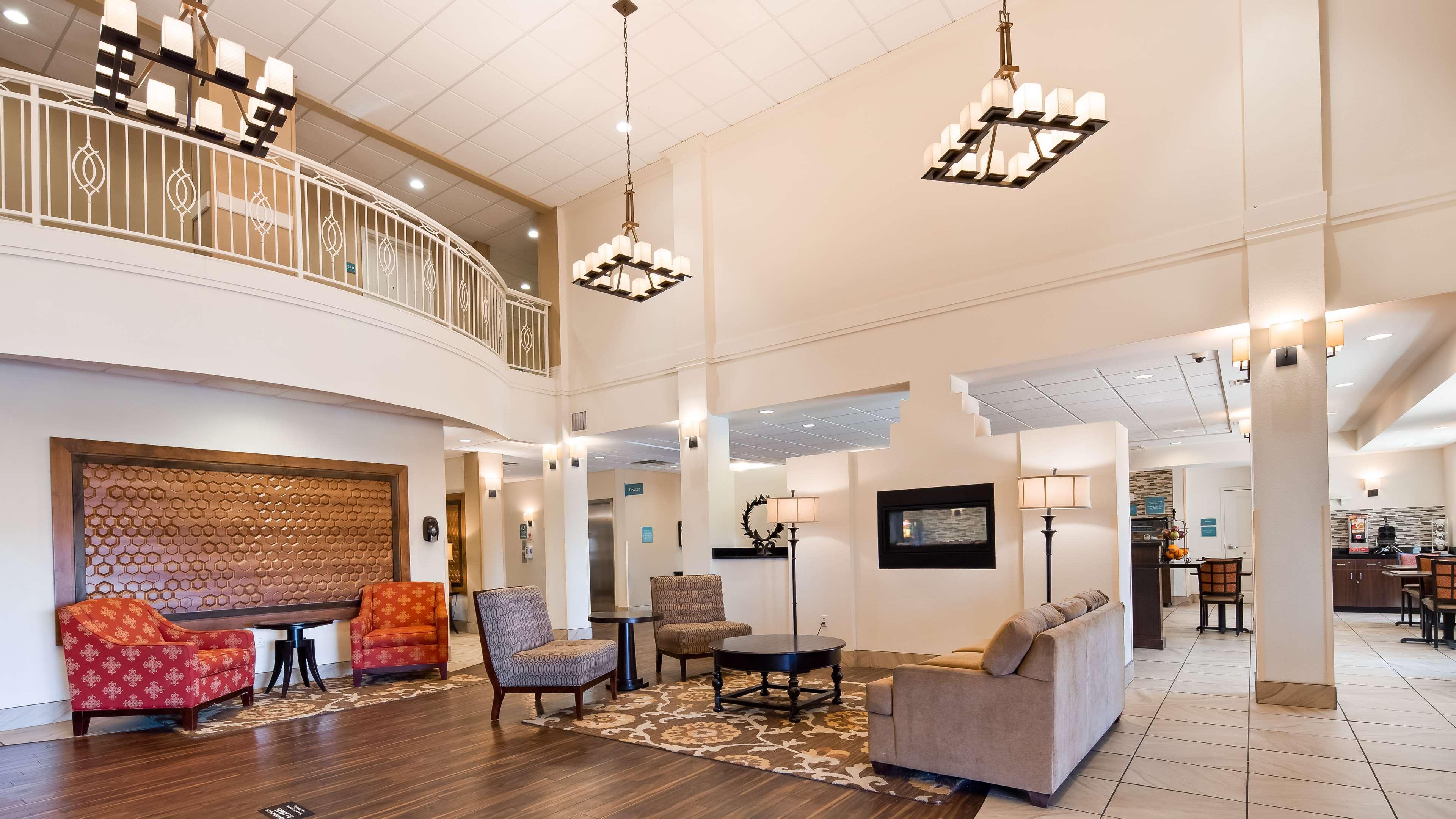 Best Western Plus Hudson Hotel & Suites Buitenkant foto