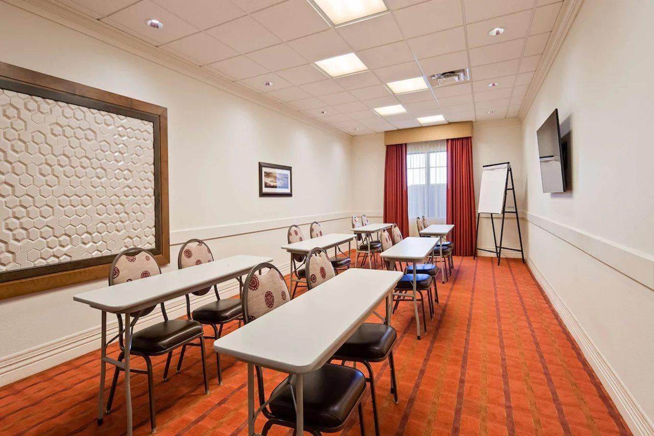 Best Western Plus Hudson Hotel & Suites Buitenkant foto